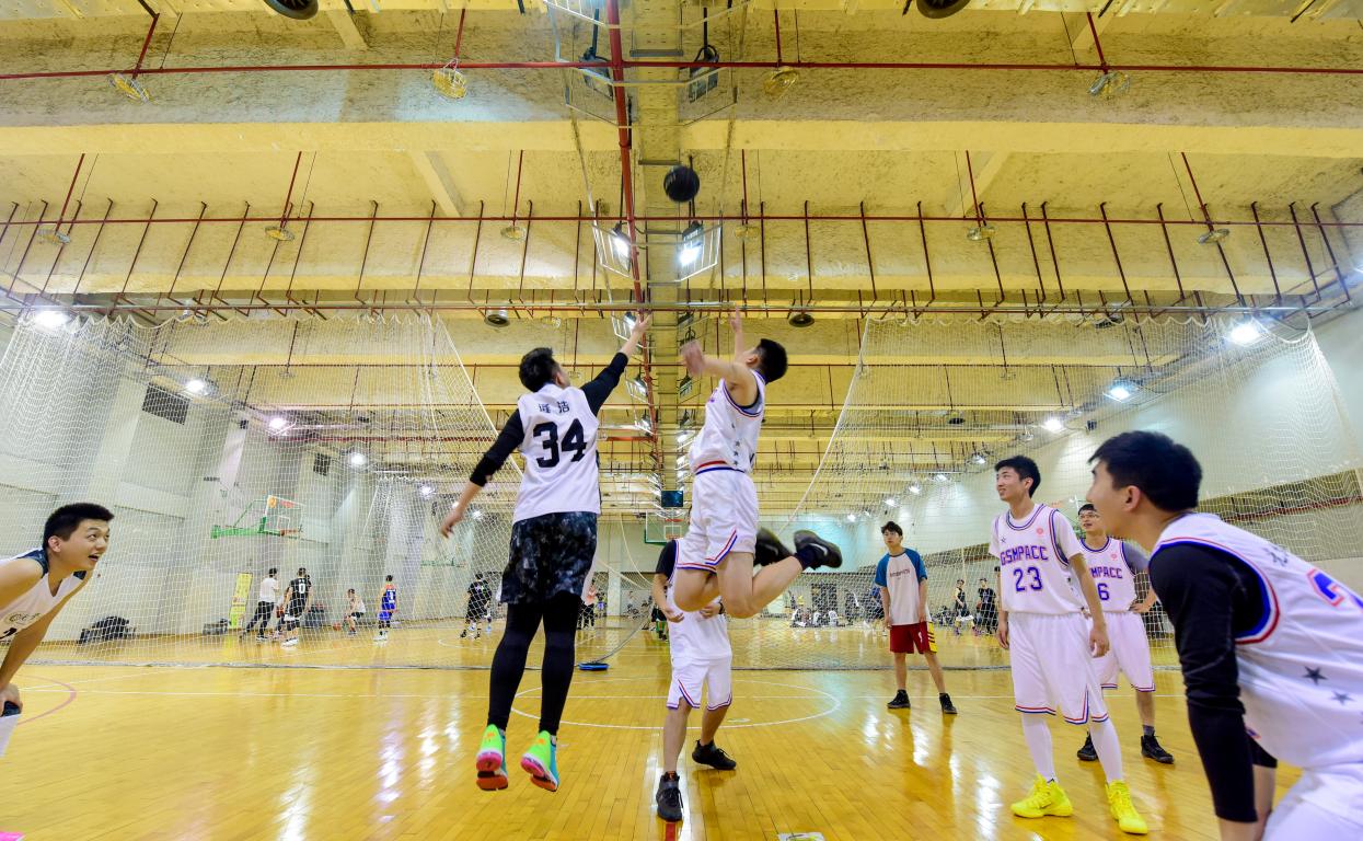  最青春|球场英姿飒爽，青春拉斯维加斯9888正茂 