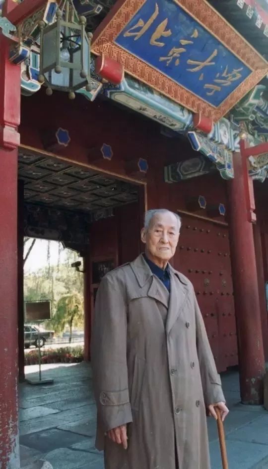 E8EDFF417BDD9A578AC0B62992C_428007BD_11BF7